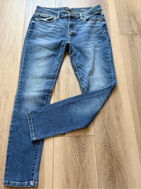 Judy Blue Mid Rise Skinny jeans size 11/30